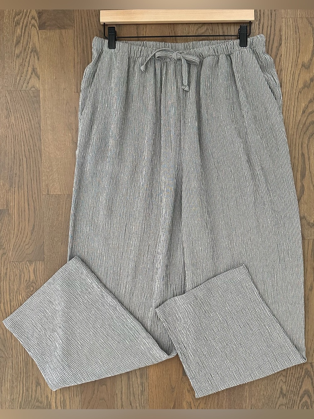 Eileen Fisher Crinkle Linen Blend Pinstripe Gauze Drawstring Pant in Grey Large